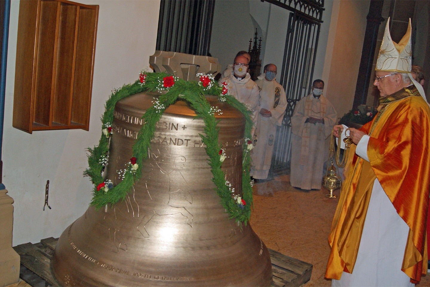 Anlieferung und Weihe der neuen Glocken der Pfarrkirche St. Peter und Paul