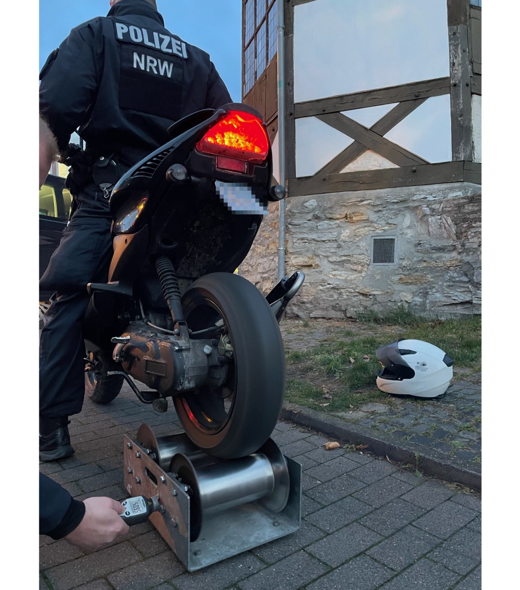 POL-PB: #PassAuf! - Getunte Motorroller bei Schwerpunktkontrollen aufgefallen Kreis Paderborn (ots)