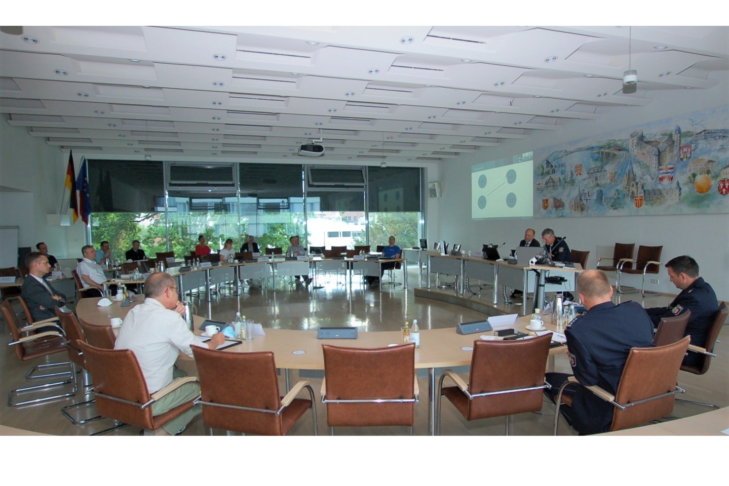 Die 3. Sicherheitskonferenz der Kreispolizeibehörde Paderborn fand am Mittwoch im großen Sitzungssaal des Kreishauses statt.