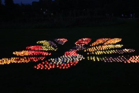 100.000 Lichter für den Frieden und Drohnenshow in Nieheim