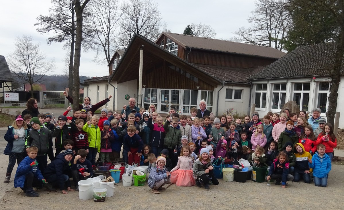 Umwelttag mit der Grundschule St. Walburga in Neuenheerse  