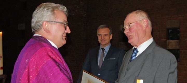 Auszeichnung von Dr. Udo Stroop mit dem päpstlichen Ehrenkreuz „Pro ecclesia et pontifice“ 
