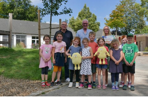 Grundschule St. Walburga Neuenheerse nimmt am Gesundheitsprogramm ‘fit und stark plus’ teil