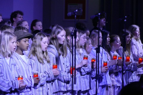 Musikdrama „Die Kinder der toten Stadt“ am Gymnasium St. Xaver aufgeführt