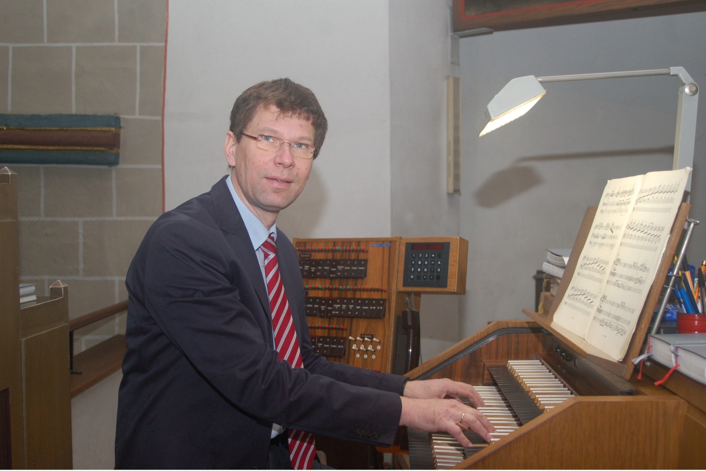 Foto: Der Künstler Dr. Matthias Koch Orgelkonzert zum Orgeljubiläum