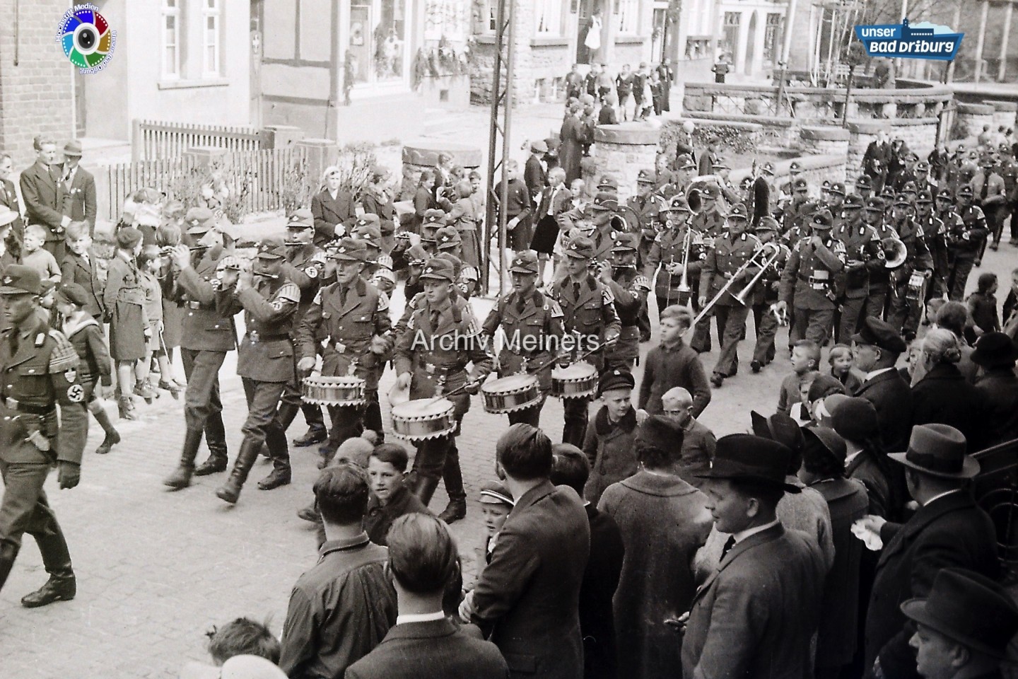 Festumzug in der oberen Lange Straße in den 1930er Jahren Historische Fotos aus dem Archiv Meiners
