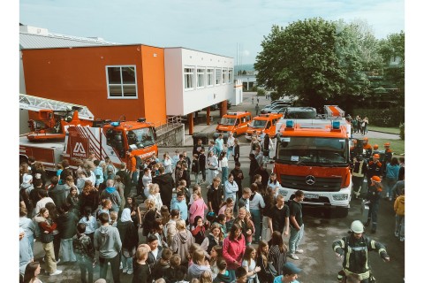 Sekundarschule im Dreiländereck Beverungen - Die Freiwillige Feuerwehr Beverungen rückte an