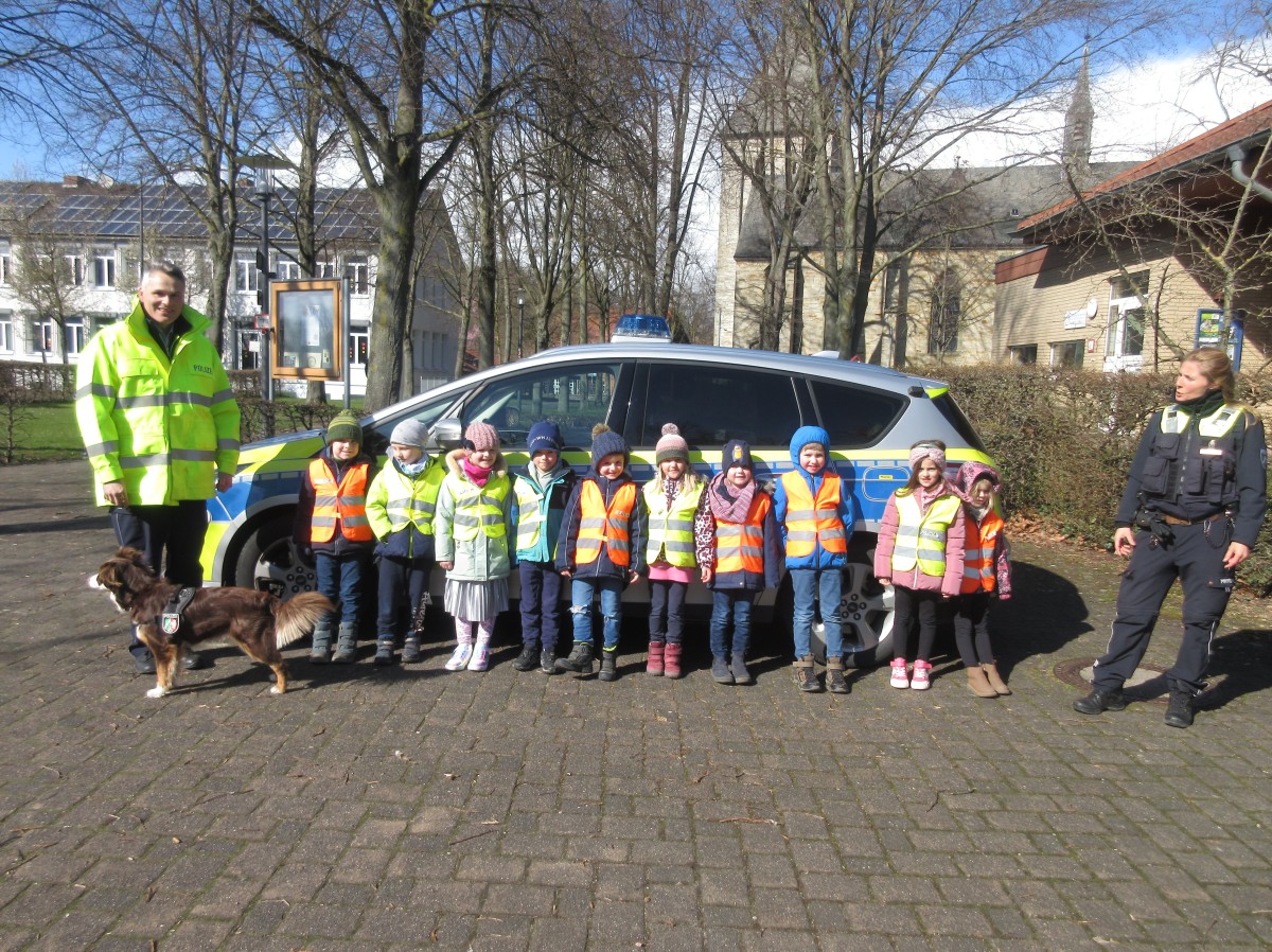 POL-PB: Ab Sommer ein Grundschulkind - Die Paderborner Polizei unterstützt Kindertagestätten bei der Vorbereitung auf den Straßenverkehr