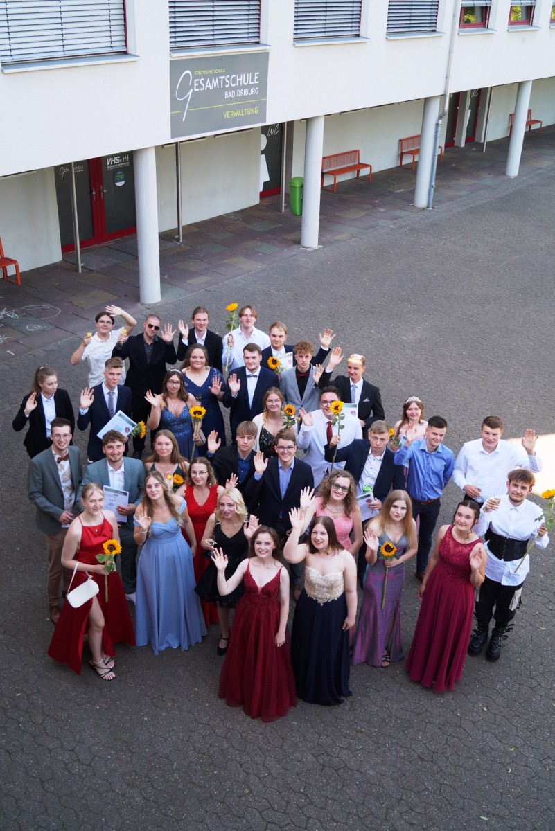 Erste Abiturienten der Gesamtschule Bad Driburg feierlich verabschiedet