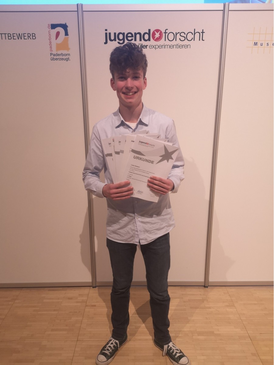 Jugendforscht3: Lukas Solzbach zeigt sich sehr zufrieden mit seinen Auszeichnungen.