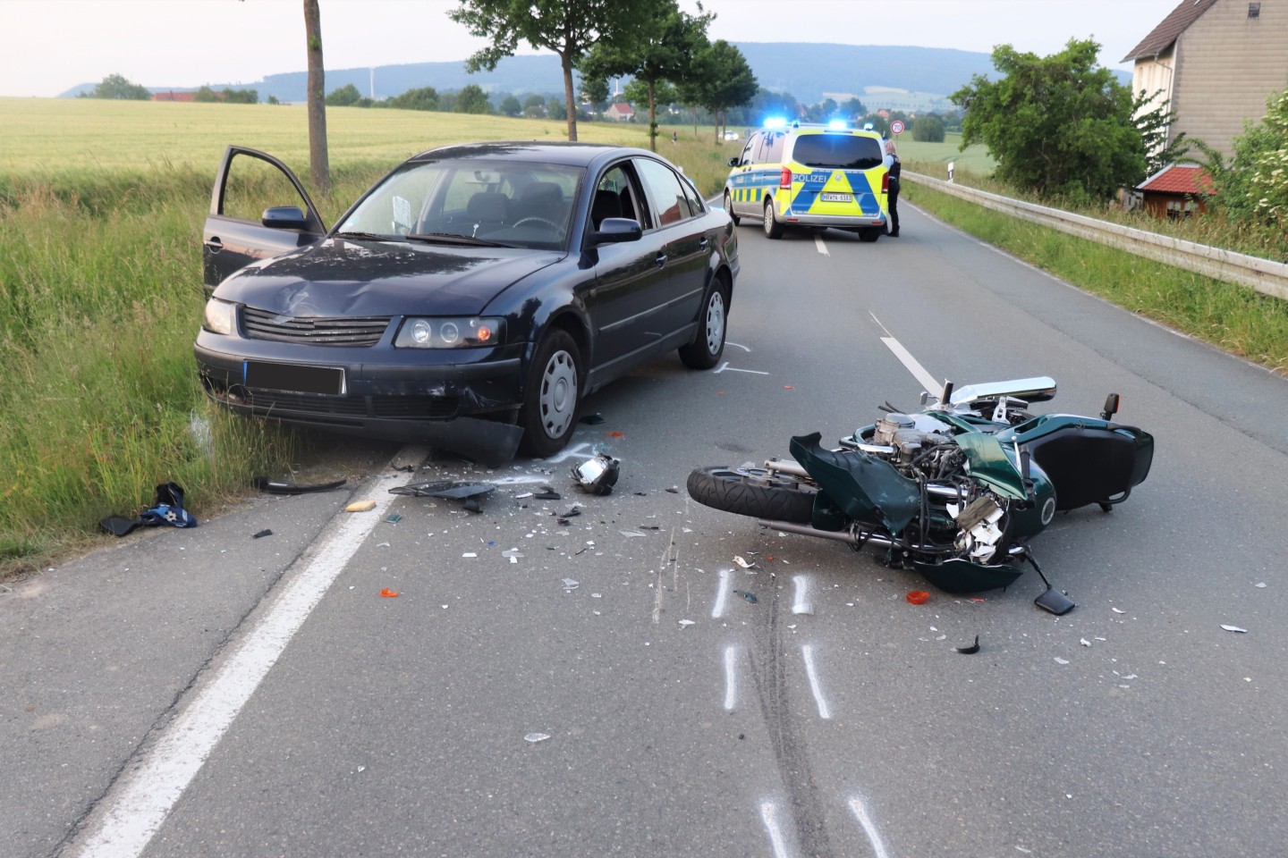 POL-HX: Motorradfahrer nach Frontalzusammenstoß schwer verletzt