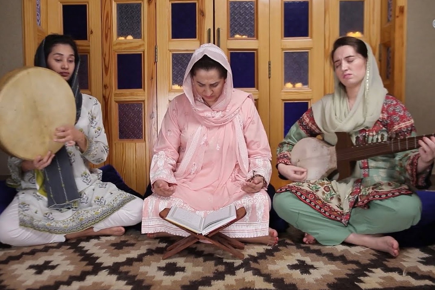 Durr-E-Adan, Meher Angez und Ambareen bieten subtile mystische Musik und Poesie aus Gilgit-Baltistan ganz im Norden von Pakistan. © Artist Archive