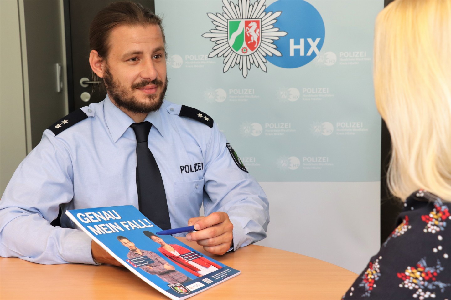 POL-HX: Berufswunsch Polizei? Der neue Personalwerber der Polizei Höxter hilft weiter