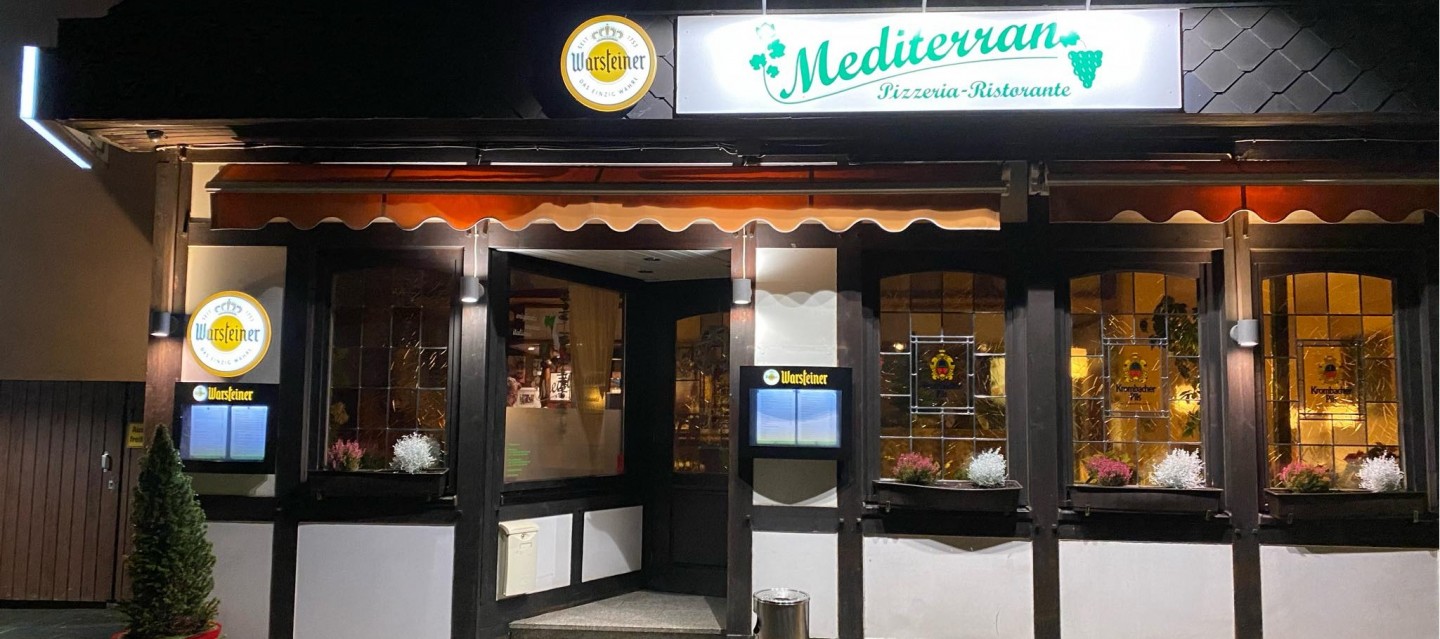 Pizzeria Mediterran bei Franco Abendansicht