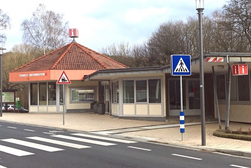 Öffentliche Toilette hinter der Touristik Information / Parkplatz Bahnhofstraße