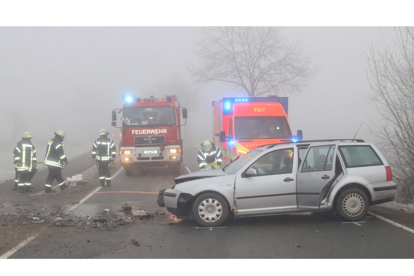 POL-HX: Lkw missachtet Vorfahrt - Autofahrerin verletzt Nieheim (ots) (s. Foto)