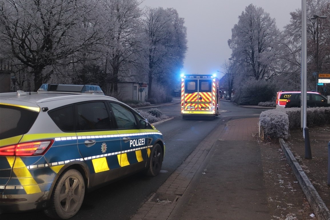 POL-HX: 13-jähriger Radfahrer nach Zusammenstoß mit Pkw schwer verletzt Steinheim (ots)