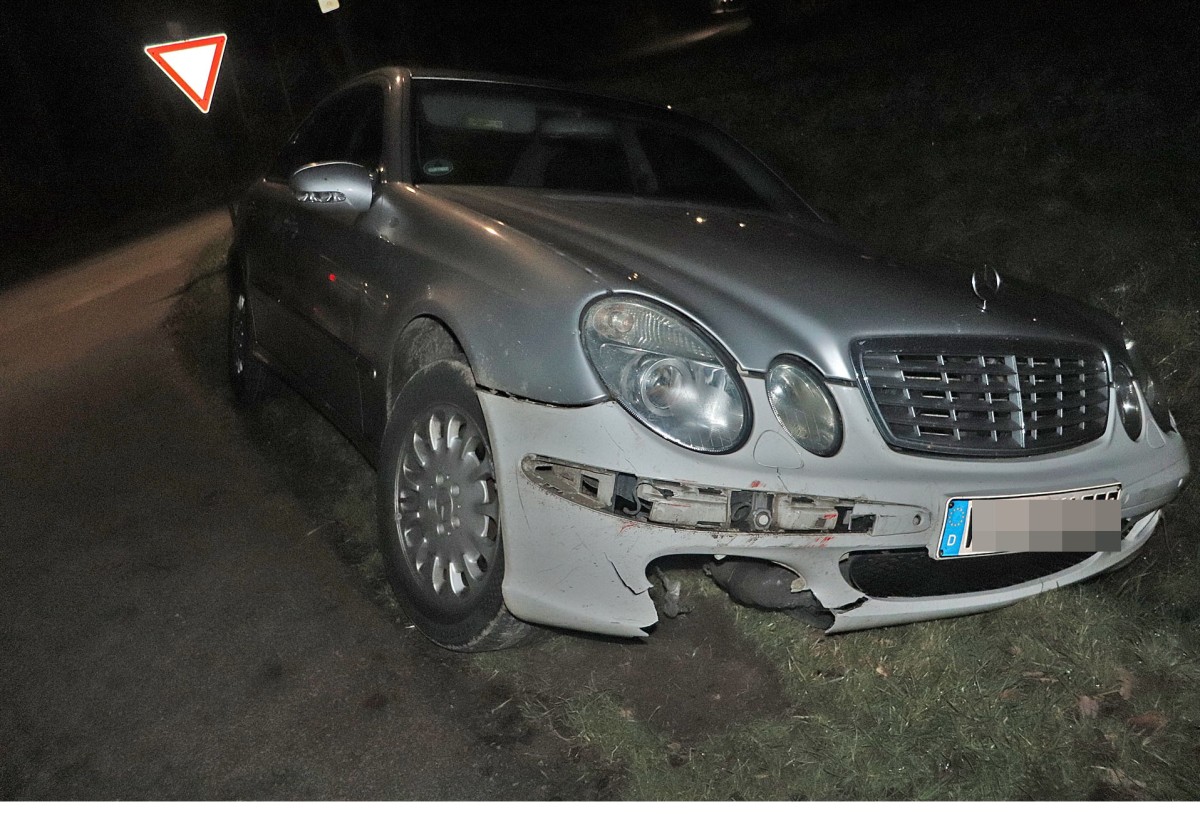 Bildunterschrift: An dem Wagen entstand ein Schaden von rund 1.500 Euro.