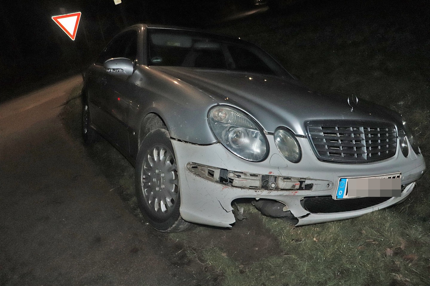 Bildunterschrift: An dem Wagen entstand ein Schaden von rund 1.500 Euro.