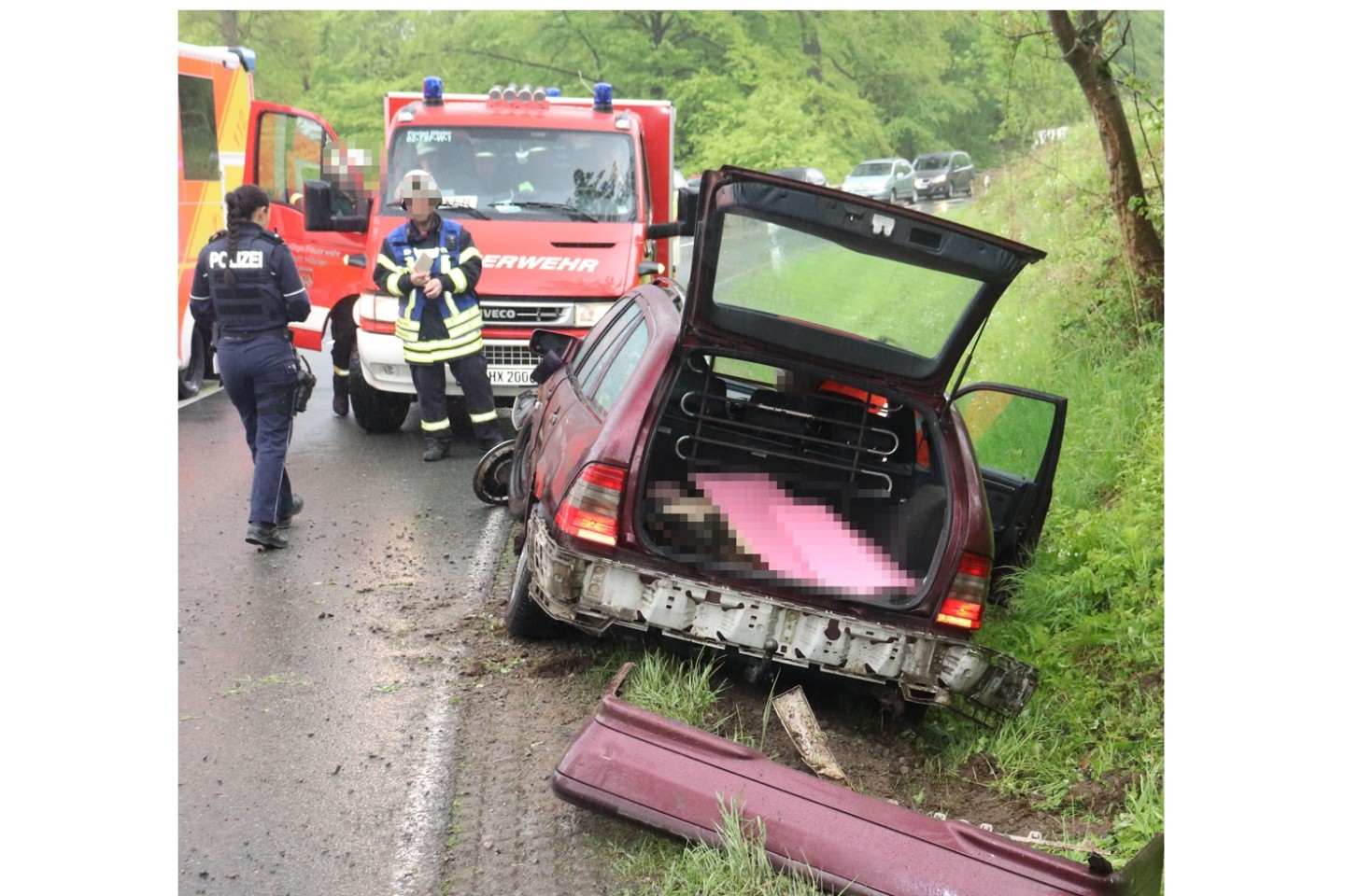 pol-hx: Unfall mit leicht verletzter Person im Albaxer Wald