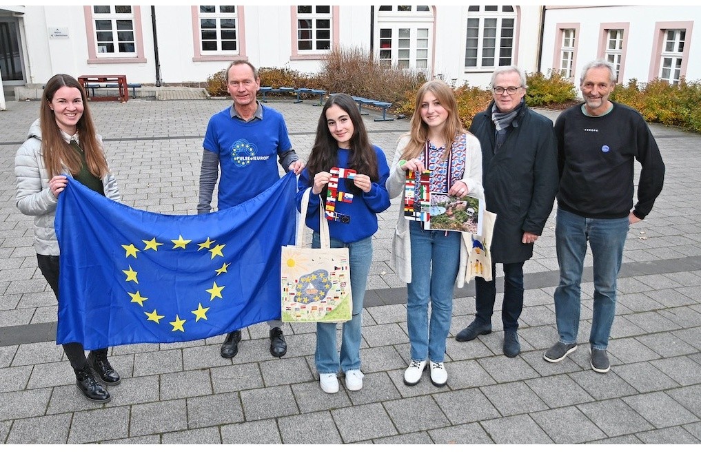 Zeich(n)en für Europa - Ein Kunstwettbewerb zeigt die Visionen der Jugendlichen auf