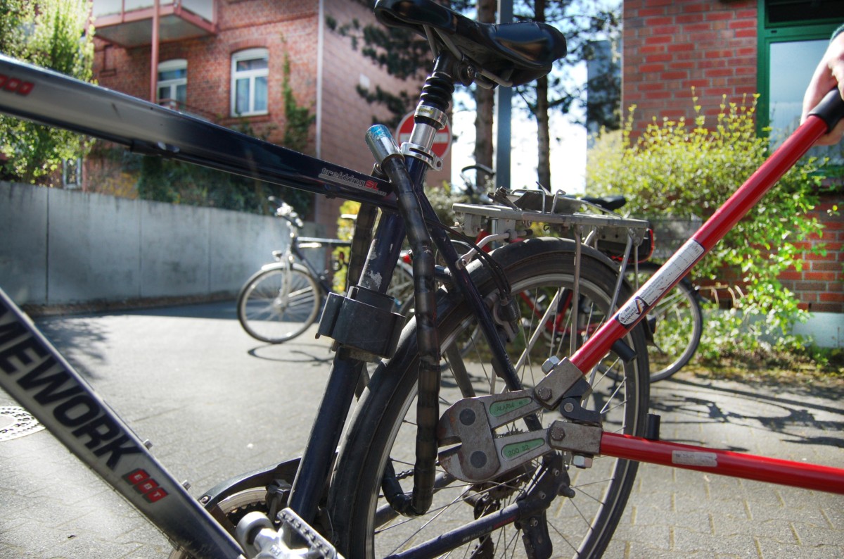 POL-PB: Fahrraddiebstähle steigen an - Sättel und Räder auch im Visier der Diebe Paderborn (ots)