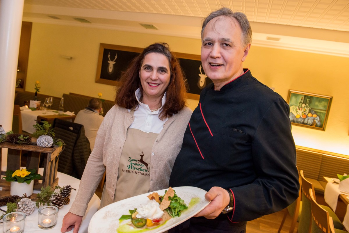 BU1: Von Beginn an dabei: Ehepaar Tominaj vom Restaurant „Zum braunen Hirschen“ freut sich auf die Gäste