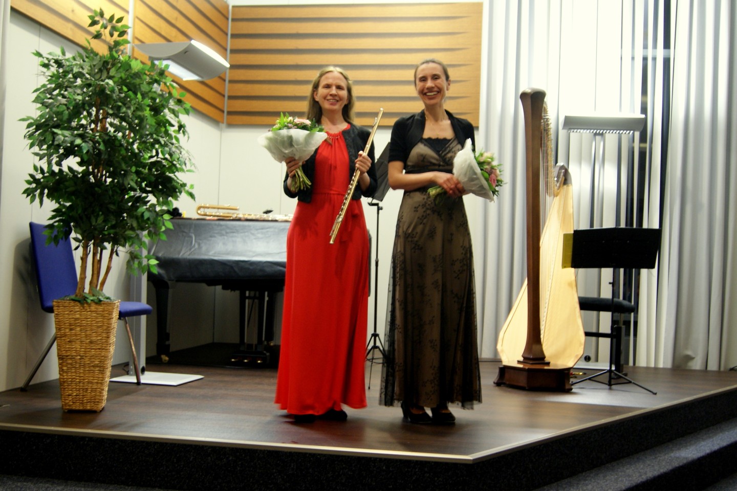 Mit der Flötistin Sabine Dreier und der kolumbianischen Harfenistin Mónica Rincô
