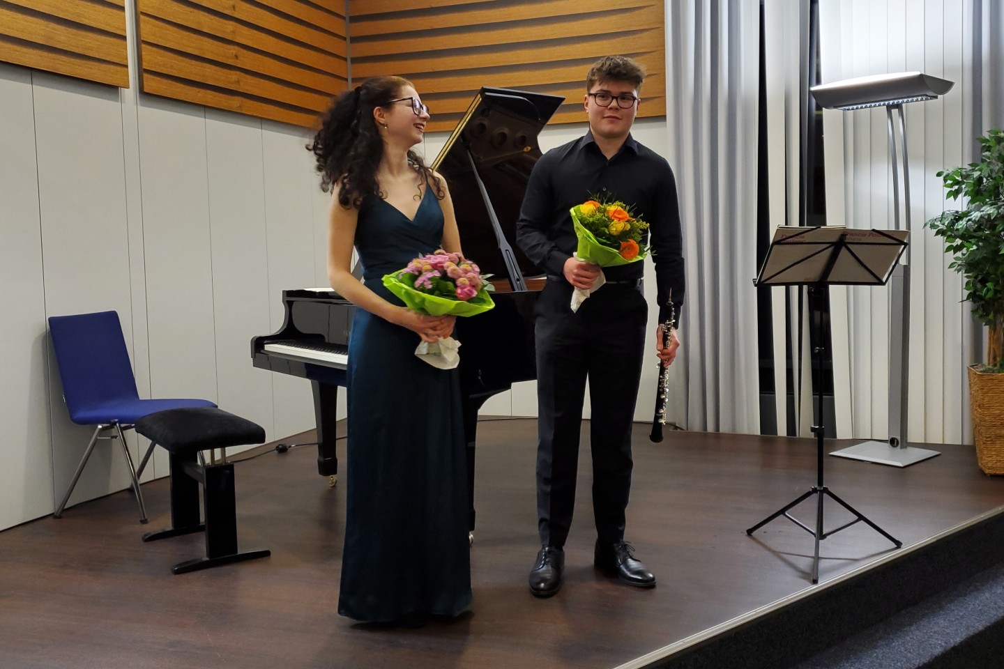 Ein Konzert- Rezital im Rathaussaal mit zwei jungen Künstlern an, die durch die Jürgen Ponto-Stiftung gefördert werden