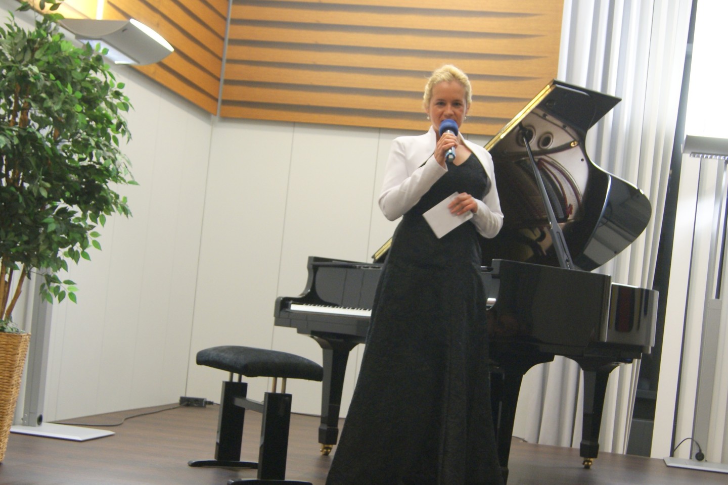 Die polnische Konzertpianistin Aleksandra Mikulska zu Gast im 2. Konzert der Saison