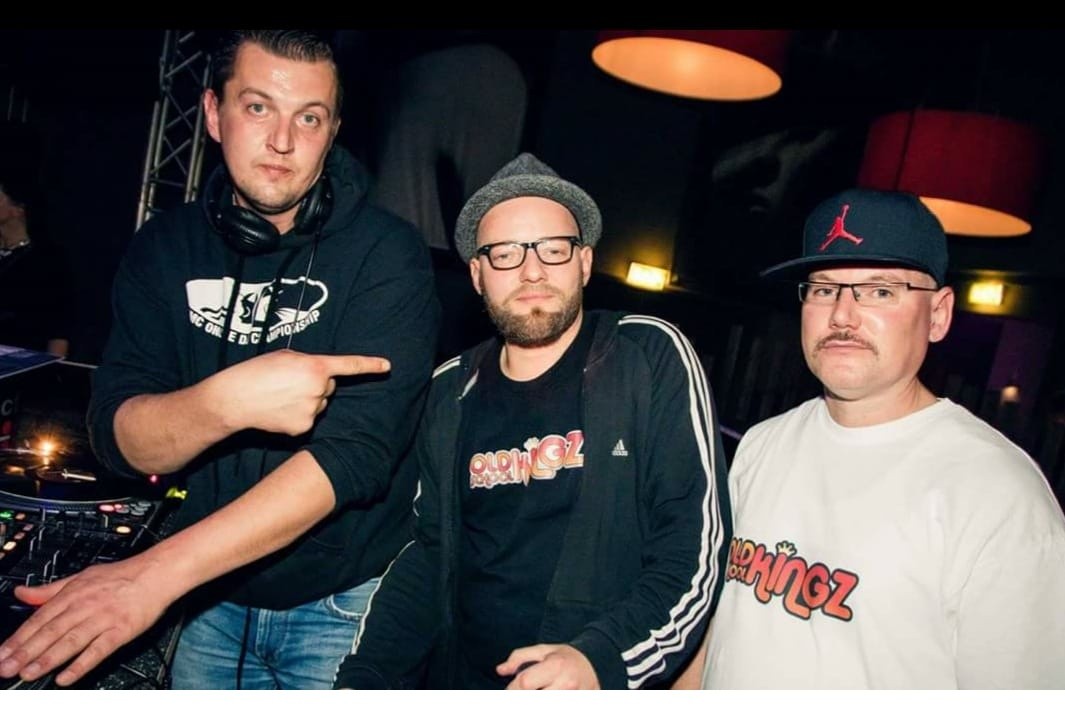 Foto: © Nachtarena Revival DJ Team – v.l. DJ Kiko, DJ Søren und MC Gee aus Bielefeld