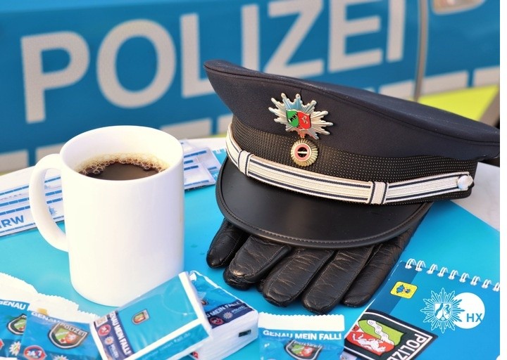 POL-HX: "Coffee with a cop" - Kaffeepause mit der Polizei in der Höxteraner Innenstadt